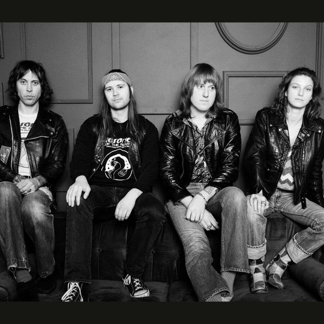 DANIEL ROMANO'S OUTFIT