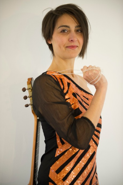 CINZIA MILANI, guitar